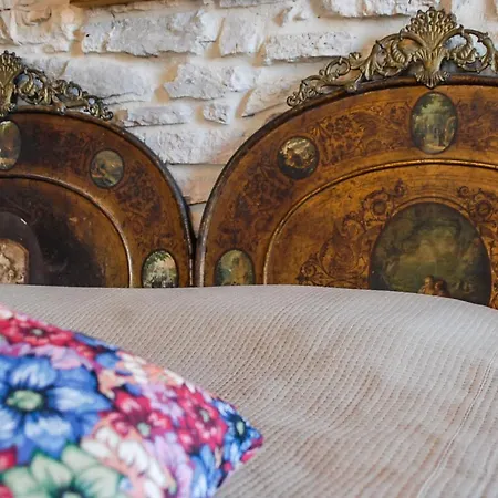 Antique Red Luxury 75 Sqm *