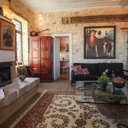 Antique Red Luxury 75 Sqm Apartment Dafni (Achaea)