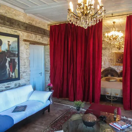 Antique Red Luxury 75 Sqm Appartamento Dafni (Achaea)