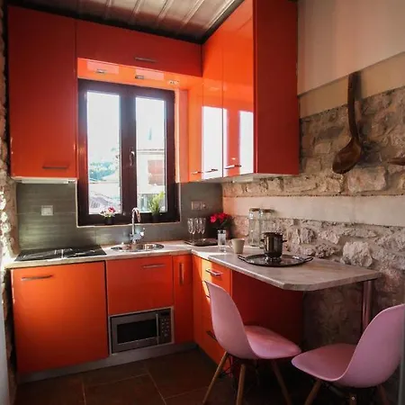 Appartamento Antique Red Luxury 75 Sqm